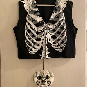 Halloween Skull vest, face mask and hat costume “Spirit Halloween Store”